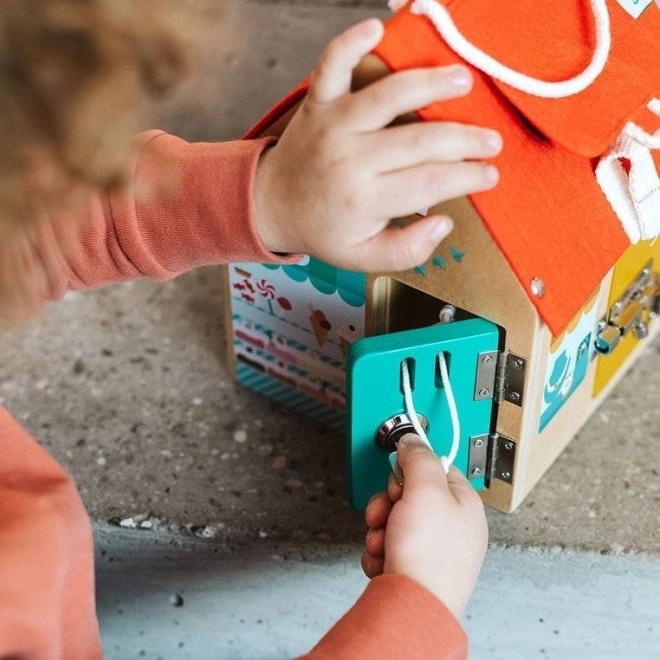 Lilliputiens – maison en bois avec verrous
