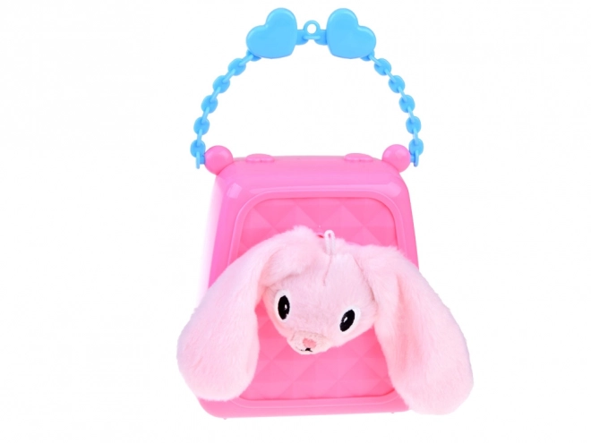Jolie sacoche avec un lapin en peluche
