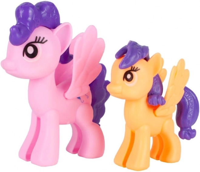 Maison de poupée avec poneys