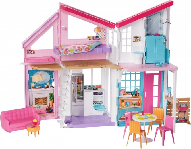 Maison à deux étages pleine de détails