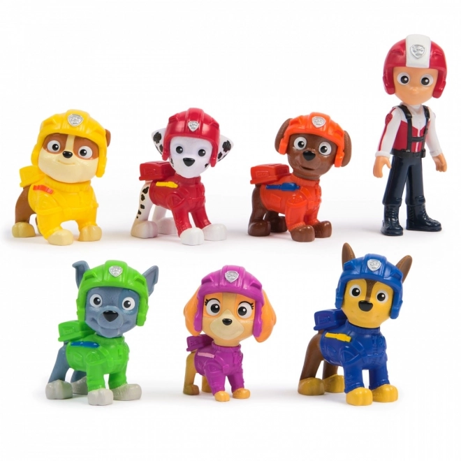 Ensemble de sept héros en figurines