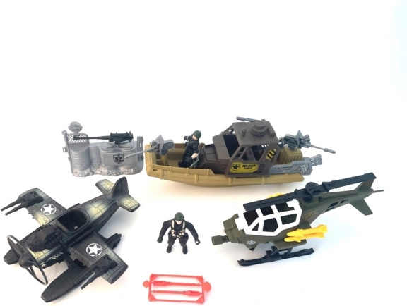 Grand ensemble militaire avec navire et avions