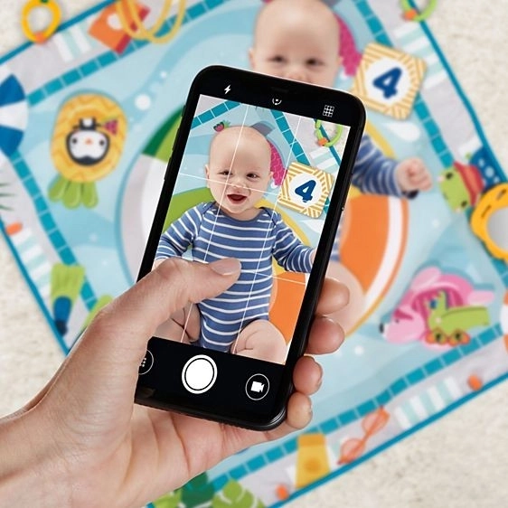 Tapis d’éveil Fisher Price à motif de piscine