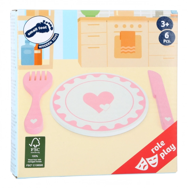 Ensemble de petites assiettes et couverts cœur