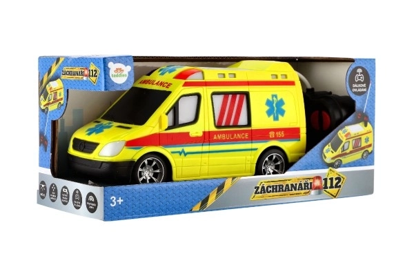 Ambulance RC Auto plast 20cm télécommandée 27MHz à piles avec lumière en boîte 28x13x11cm