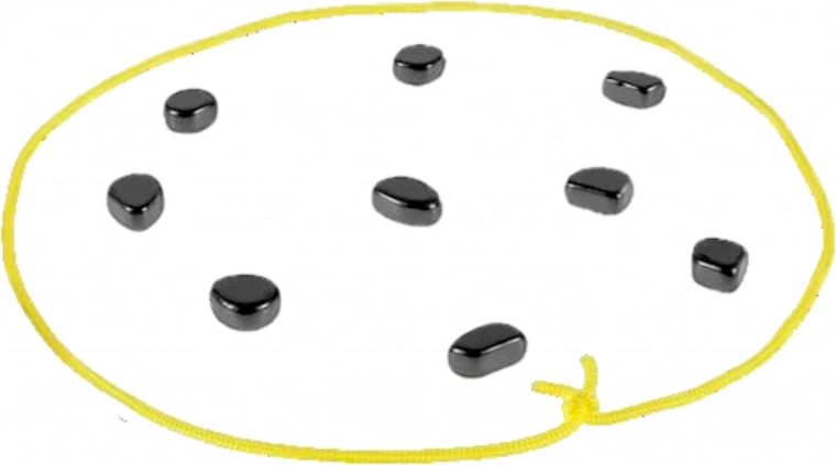 Surface de jeu délimitée par un cordon jaune