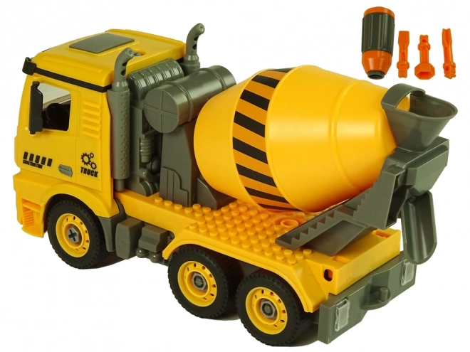 Camion-bétonnière télécommandé DIY avec perceuse 2.4GHz
