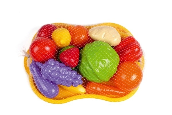 Ensemble de fruits et légumes en plastique avec plateau