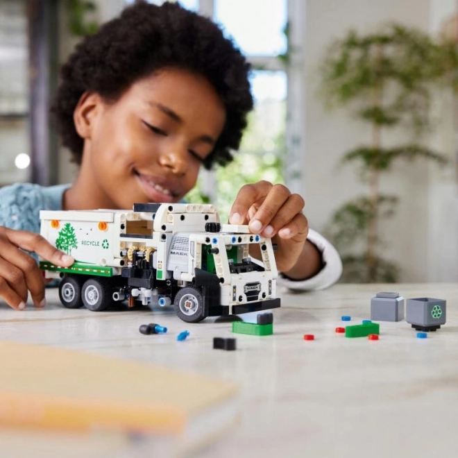 LEGOae Technic 42167 Camion poubelle Mackae LR Électrique