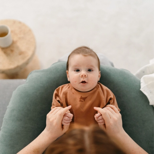 Confort pour bébé dans des positions sûres