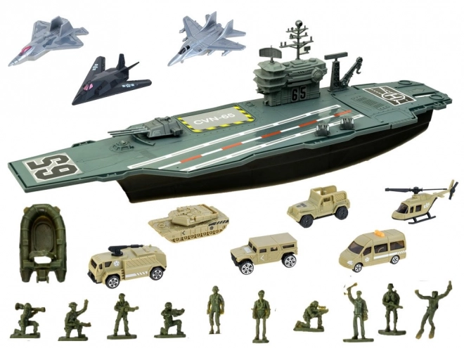 Grand porte-avions militaire avec avions et véhicules