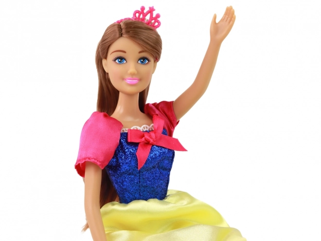 Poupée Anlily Princesse avec de longs cheveux foncés et une robe jaune