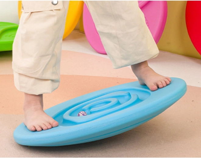 Planche d'équilibre sensorielle pour enfants avec balles en caoutchouc bleue