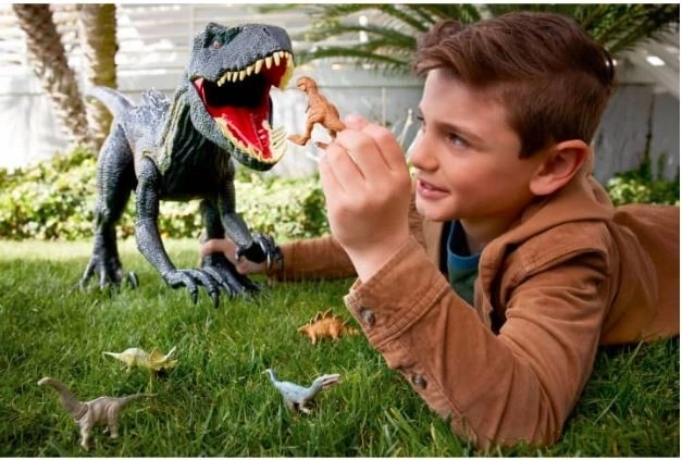 Figurine colossale Indoraptor du Monde Jurassique