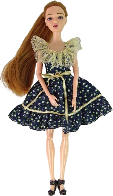 Robe fleurie élégante et accessoires