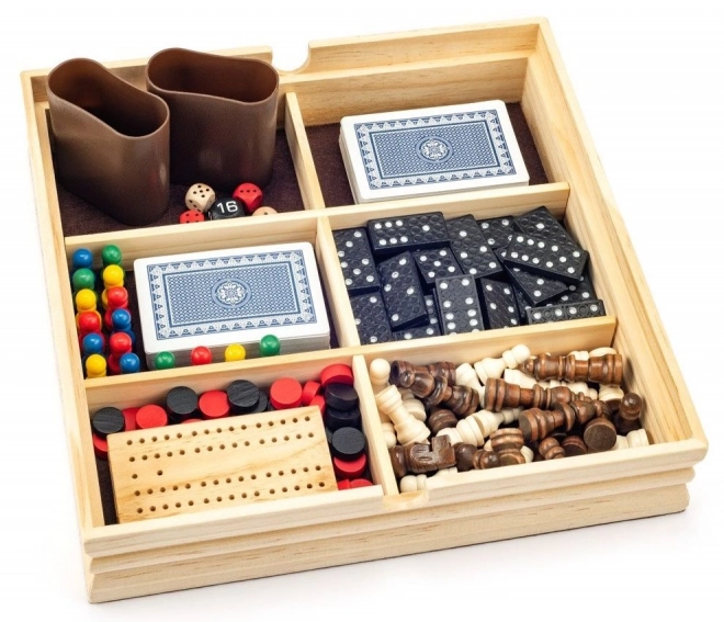 Ensemble de jeux dans une boîte en bois