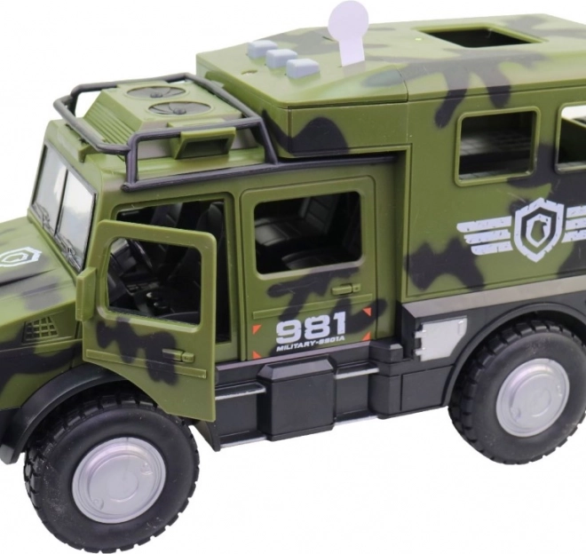 Voiture militaire avec batteries, lumières et sons