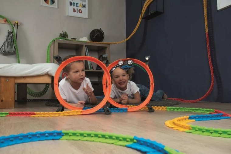 Amusement pour enfants – action, vitesse et cascades