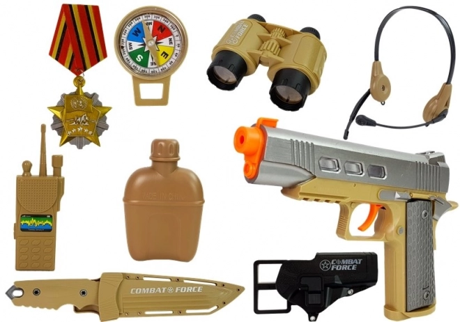 Ensemble militaire avec accessoires Pistolet Couteau Jumelles Écouteurs Sifflet Radio à ondes courtes Couleur vert clair