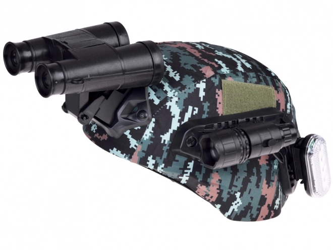Ensemble d'équipement militaire avec casque, jumelles et talkie-walkie
