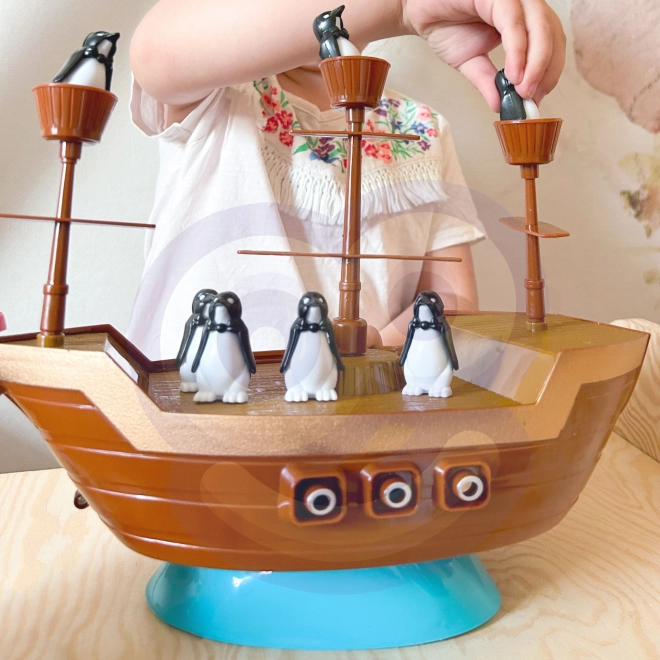 Jeu d'aventure bateau pirate avec des pingouins