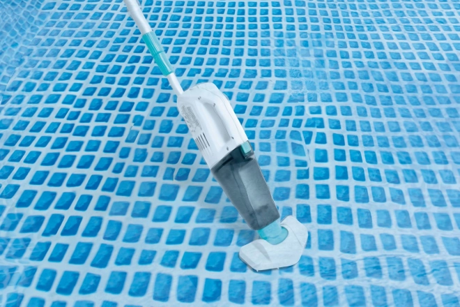 Aspirateur de piscine rechargeable à main