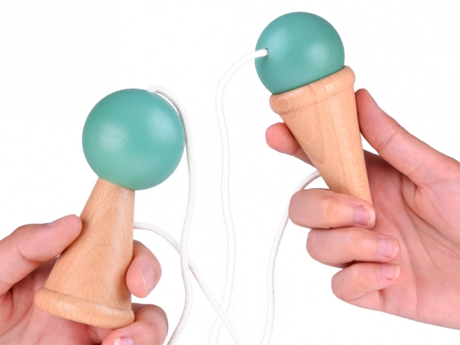 Jeu d'adresse en bois attrape-boules