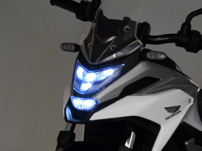 Moto électrique pour enfants sur batterie Honda NC750X