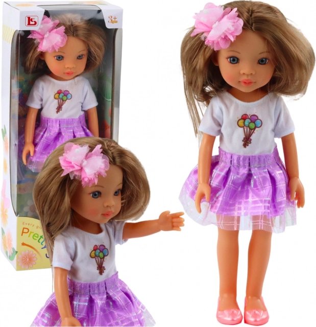 Poupée Pretty Girl en jupe violette et aux longs cheveux bruns