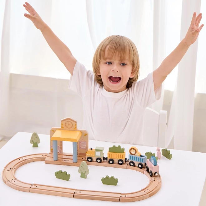 Circuit de train en bois avec propulsion à batterie
