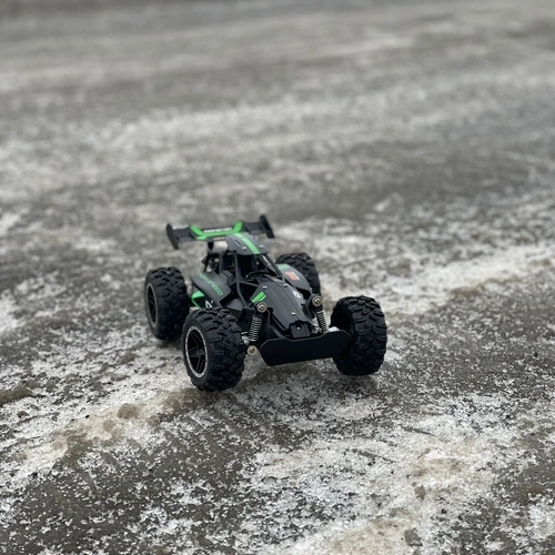 Voiture téléguidée tout-terrain de course