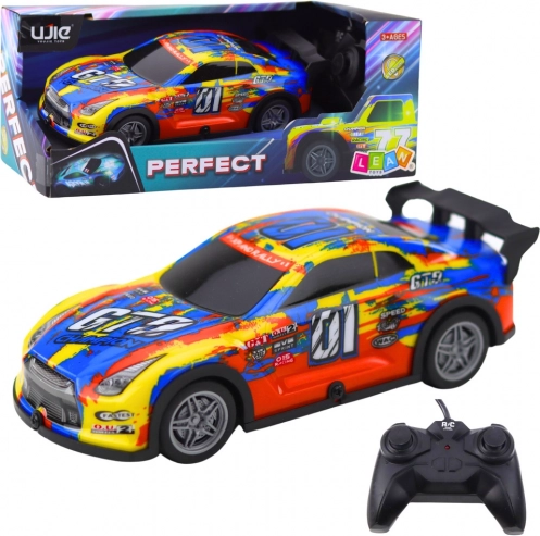 Voiture RC de course avec carrosserie lumineuse bleu‑jaune