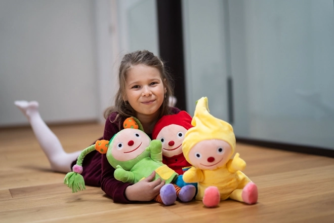 Fanynka Kouzelná école maternelle peluche assise 30cm 0m+