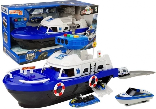 Bateau de transport de police avec voitures, avec son et lumières