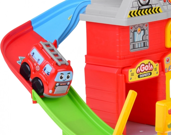 Rampe en spirale du toit jusqu’au sol