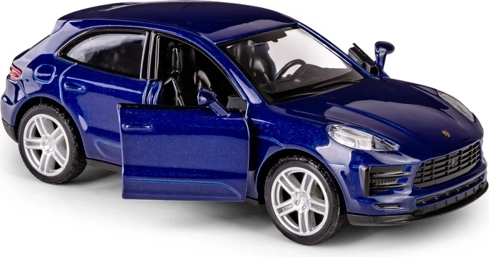 Portes ouvrantes et intérieur détaillé