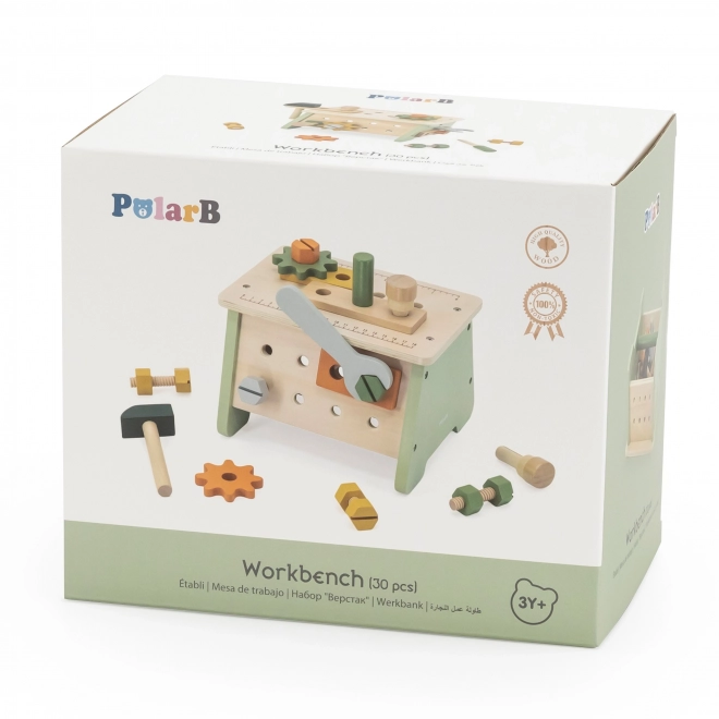 Établi en bois avec outils