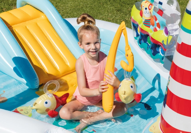 Amusement avec le jeu de pêche