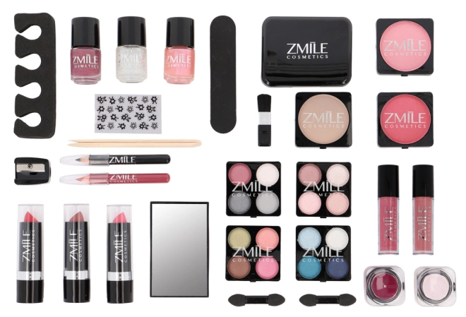 Équipement complet pour le maquillage et la manucure