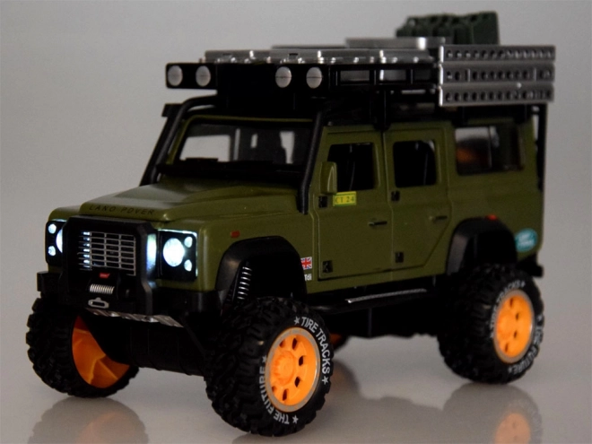 Voiture tout terrain en métal avec son et lumières LED