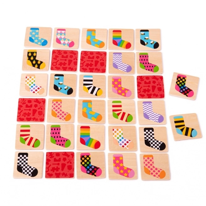 Pexeso en bois avec chaussettes pour enfants
