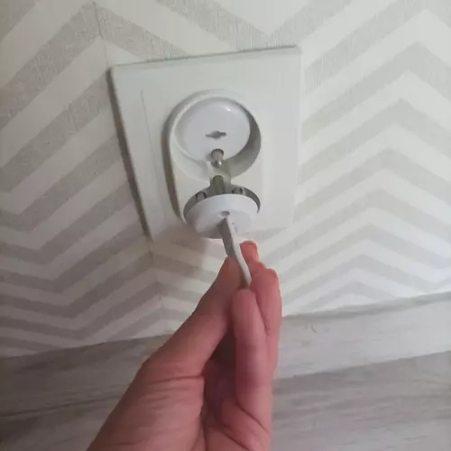 Couvercles de sécurité pour prises blanches