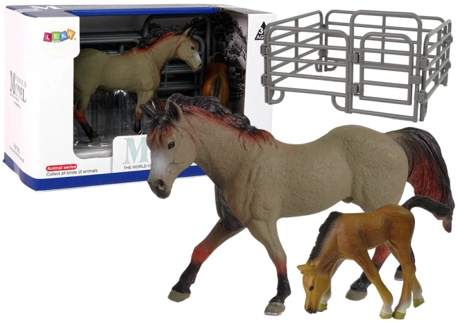 Ensemble Figurine Cheval et Poulain Race Capricorne avec Enclos
