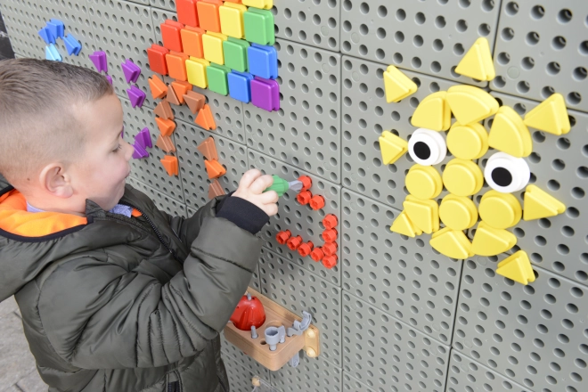 Masterkidz ensemble d’outils avec perceuse et 8 éléments pour tableau scientifique-créatif STEM