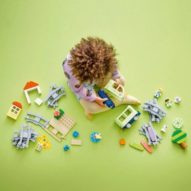 Aventures de vacances avec le train interactif DUPLO