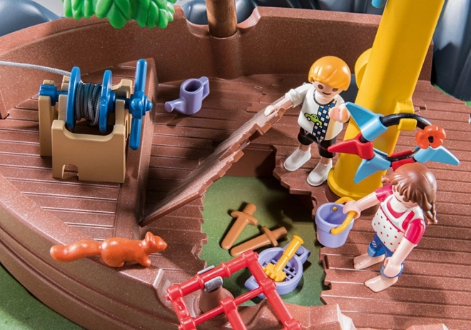 PLAYMOBIL® City Life 70741 Aire de jeux pour enfants avec épave de bateau