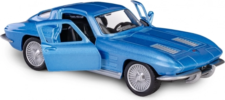 Portes ouvrantes et intérieur soigné