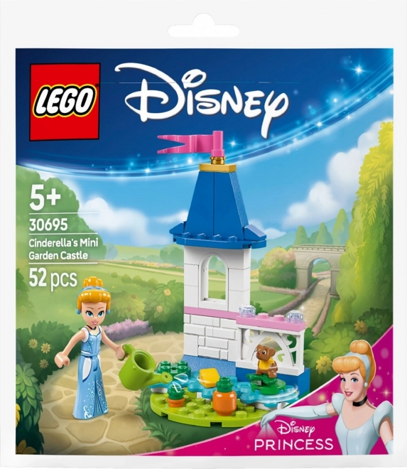 Château miniature de Cendrillon de Disney avec jardin