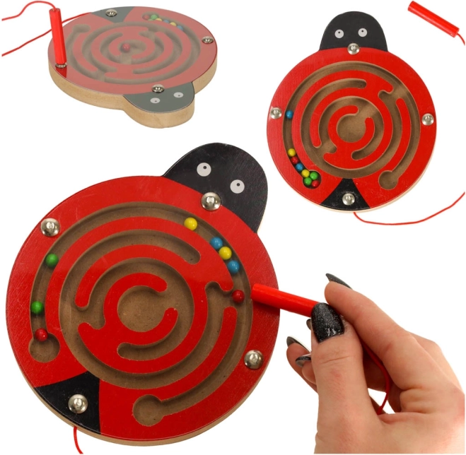 Labyrinthe magnétique pour enfants – coccinelle – Coccinelle