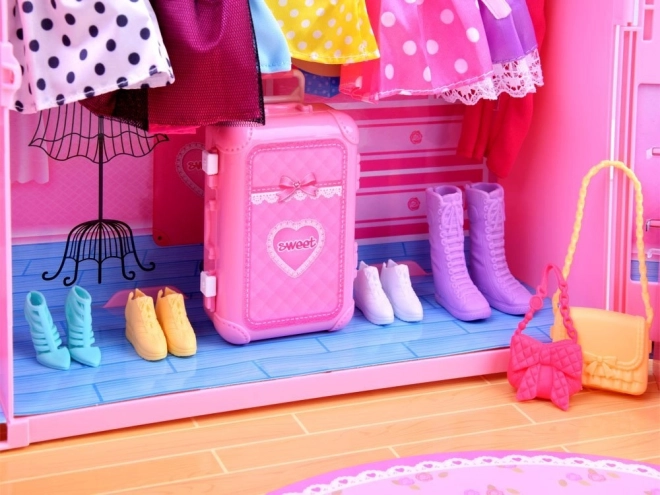 Poupée Anlily avec armoire à vêtements